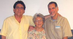 Conmovedora carta de René González a su hermano, gravemente enfermo de cáncer en La Habana