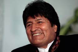 Evo Morales recibe a Adriana Pérez y habla por teléfono con Gerardo Hernández, uno de Los Cinco