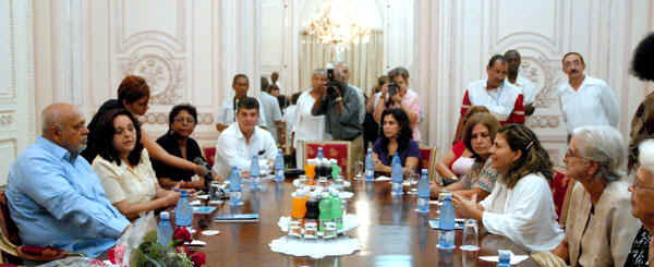 Presidente de Guyana dialoga con familiares de Los Cinco