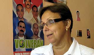 Llegó a El Salvador hermana de antiterrorista Antonio Guerrero
