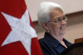Madre de antiterrorista cubano recibe solidaridad en visita a México